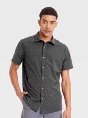 Men's Short-Sleeve Button-Up Shirt in Dark Gray Large